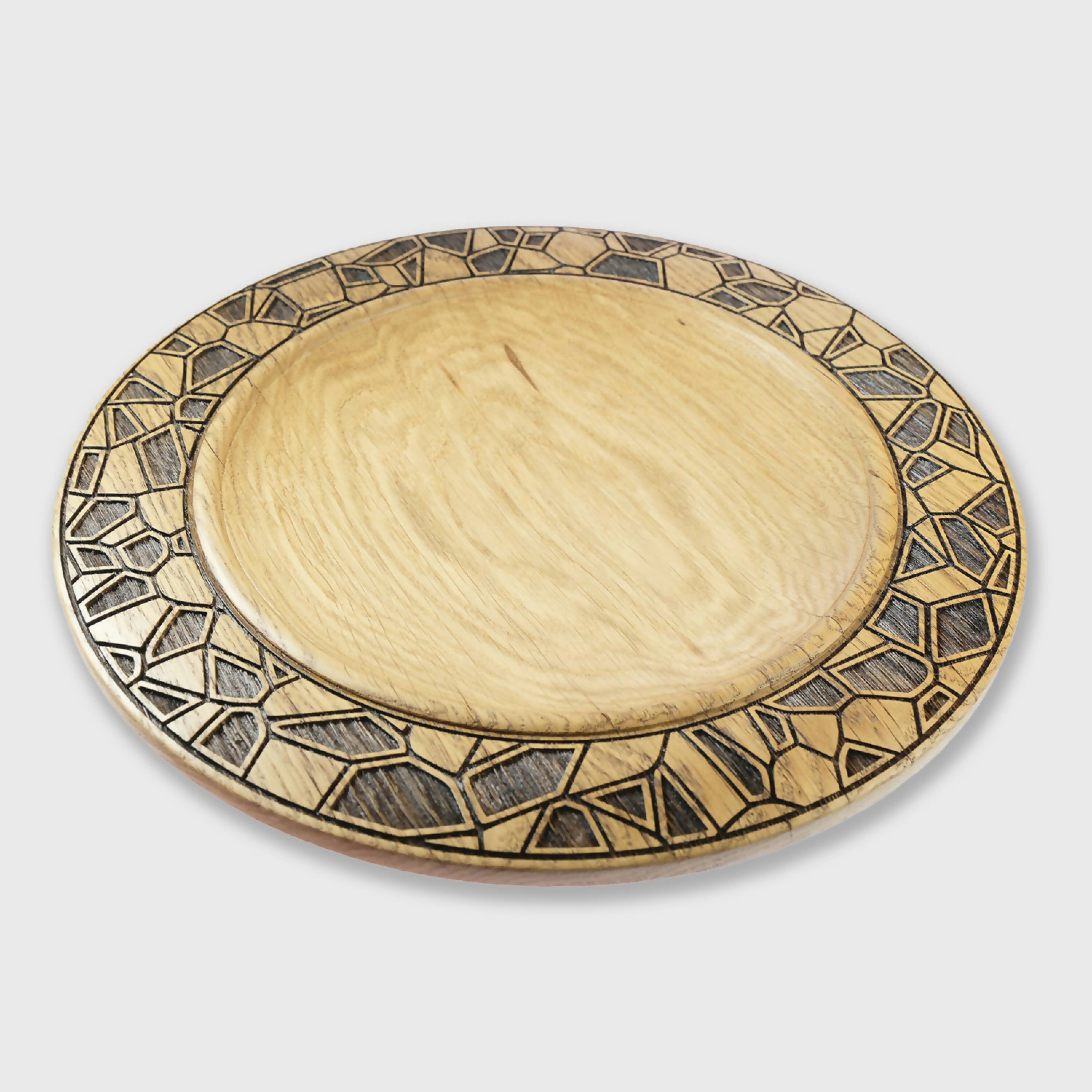 Plat en bois de chêne avec gravures géométriques | EMPREINTES Paris