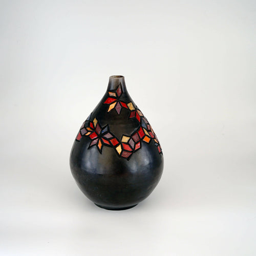 Vase Raku avec une petite fossette et des motifs de losanges | EMPREINTES Paris - EMPREINTES Paris