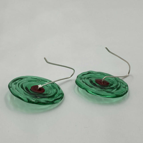 Boucles d'oreilles coquelicot, disque vert émeraude et rouge sombre | EMPREINTES Paris - EMPREINTES Paris