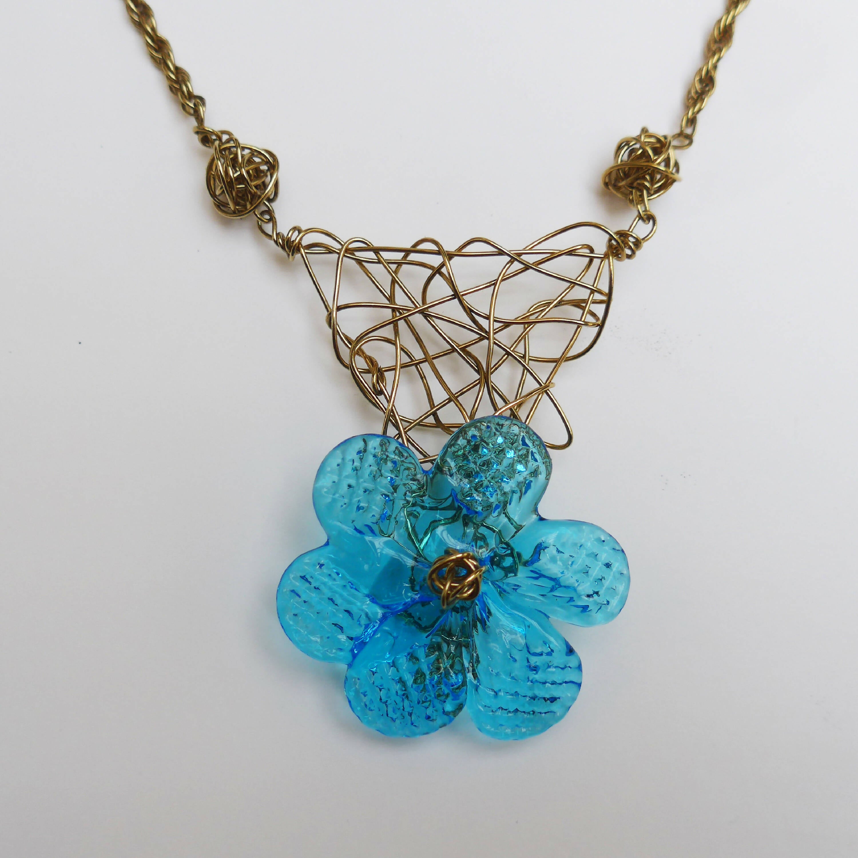 Collier pendentif fleur Bleu TREILLE | EMPREINTES Paris