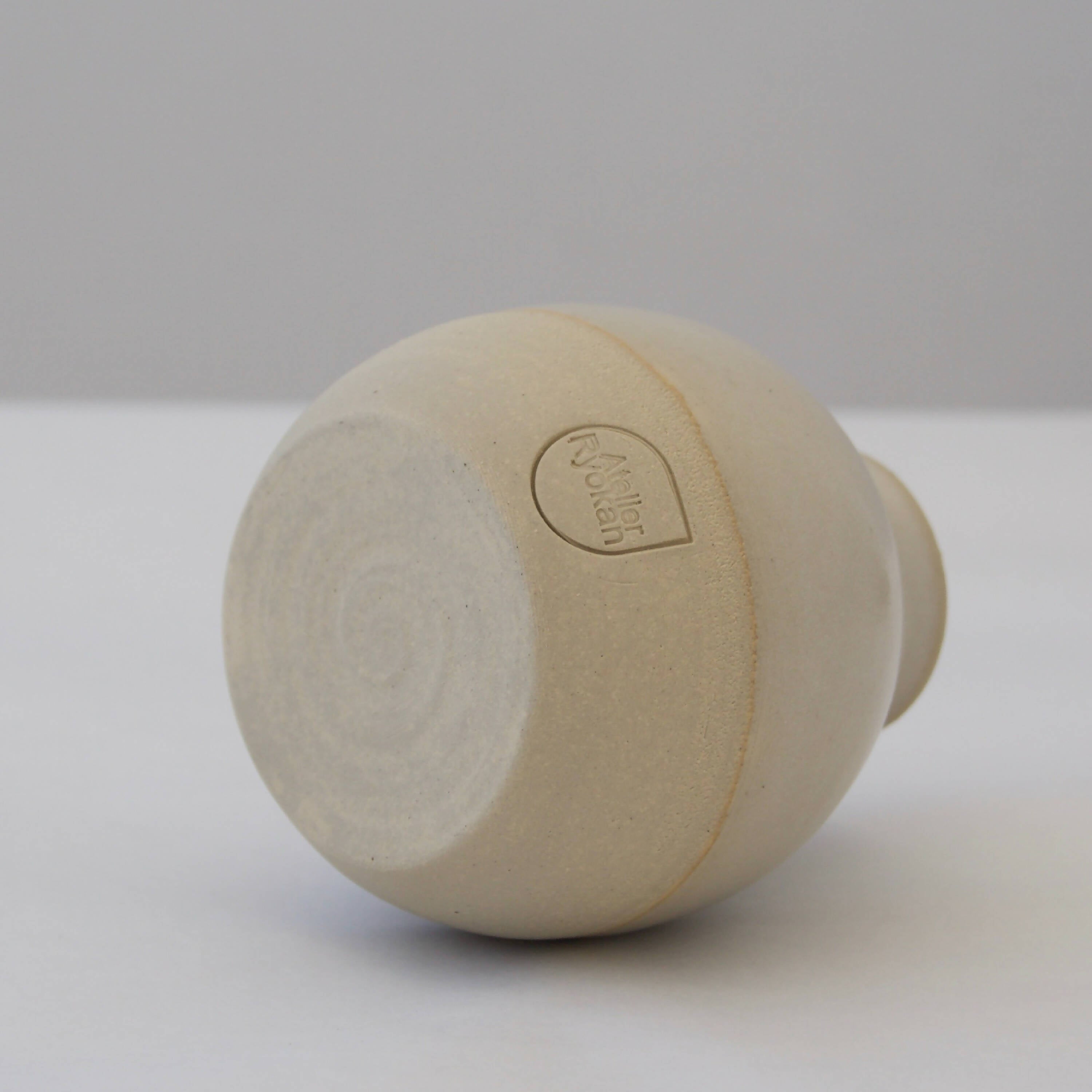 Soliflore Tokkuri beige en grès blanc | EMPREINTES Paris