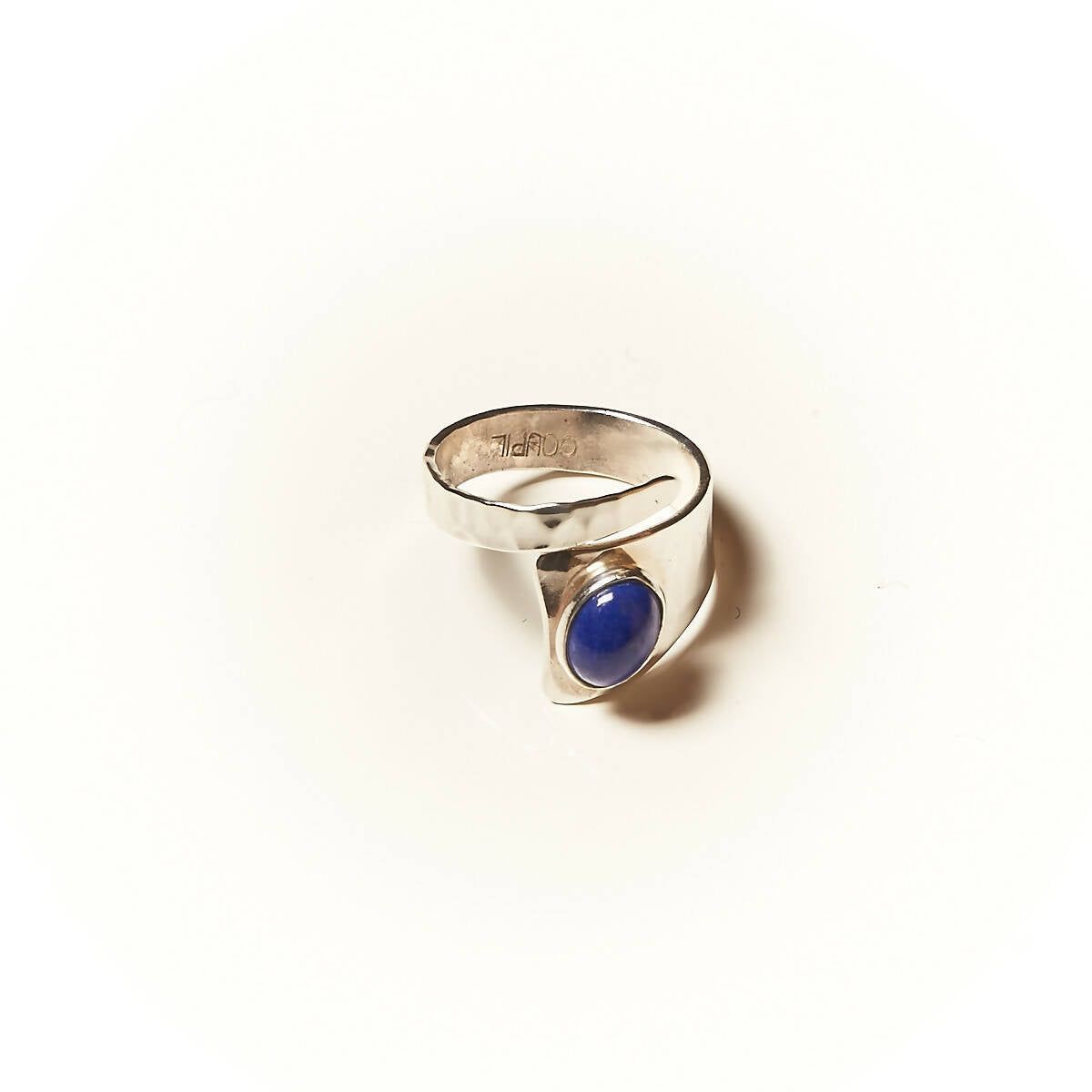 Bague ROMAE en argent avec un Lapis lazuli. | EMPREINTES Paris