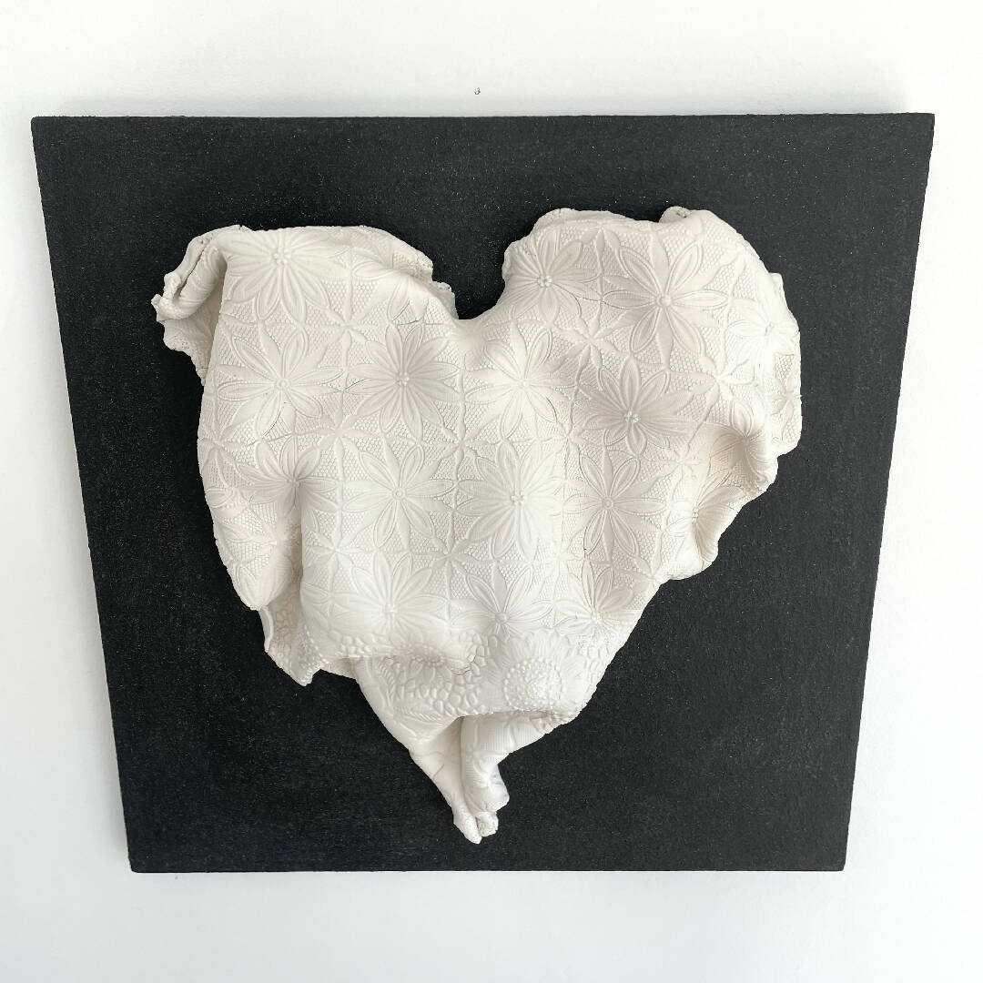 Bas relief tableau collection cœur porcelaine dentelle 2 | EMPREINTES Paris | EMPREINTES Paris