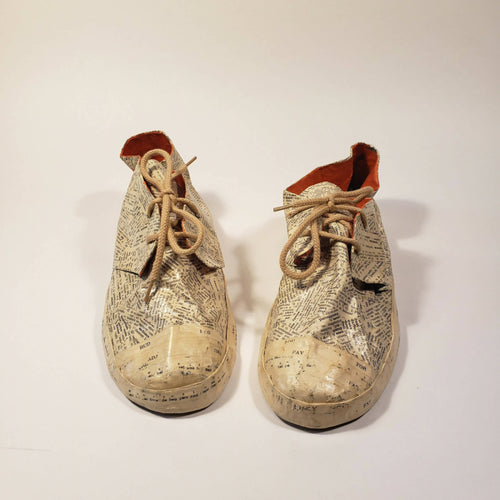 Sculpture papier Une paire de basket | EMPREINTES Paris - EMPREINTES Paris